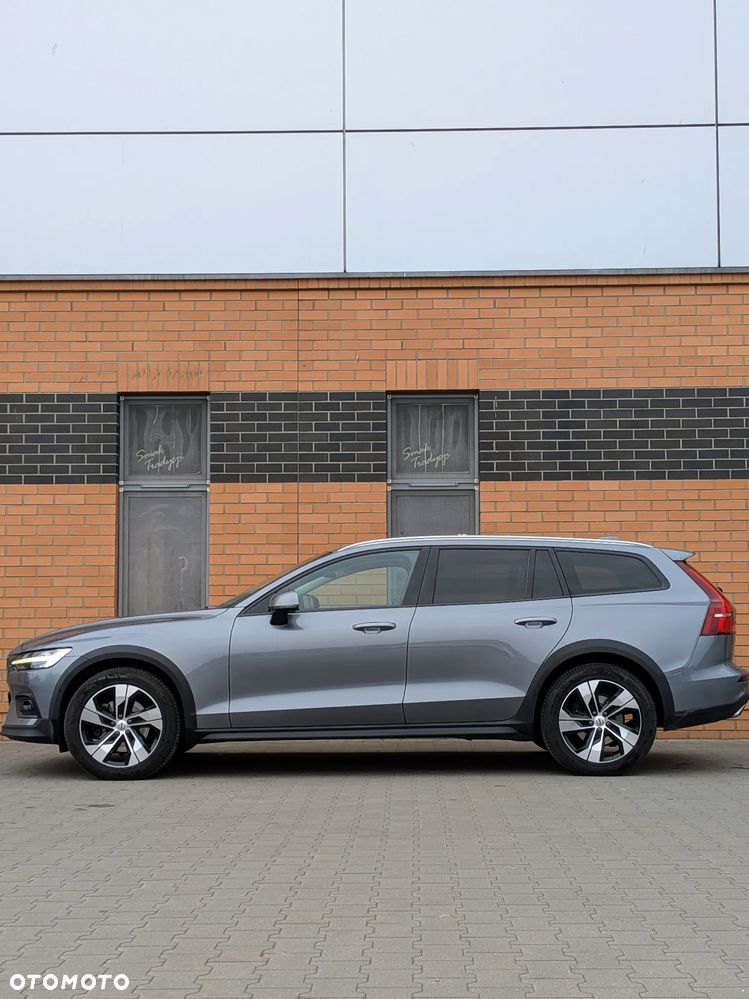 Volvo V60 Cross Country - 6