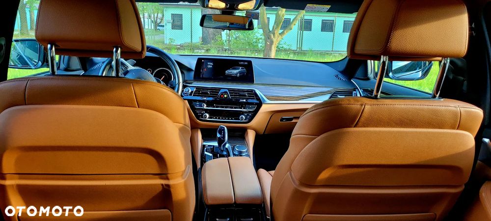 BMW Seria 5 540i xDrive - 9