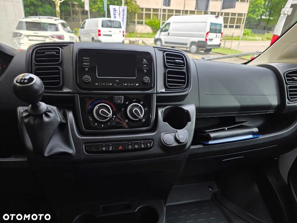 Fiat Ducato Furgon L2H2 140KM - 14