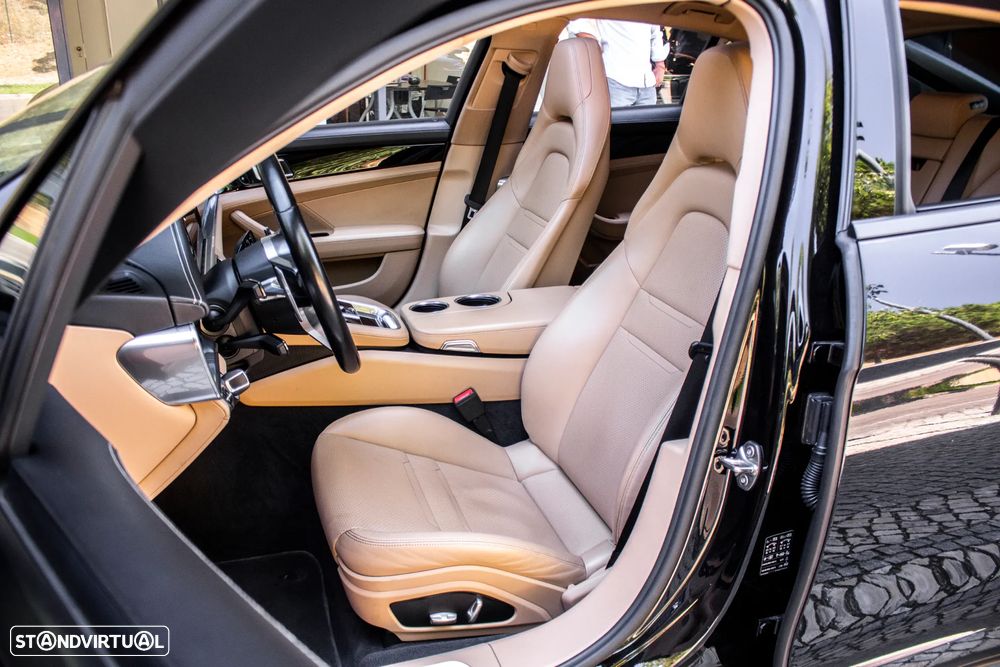 Porsche Panamera 4 E-Hybrid - 28