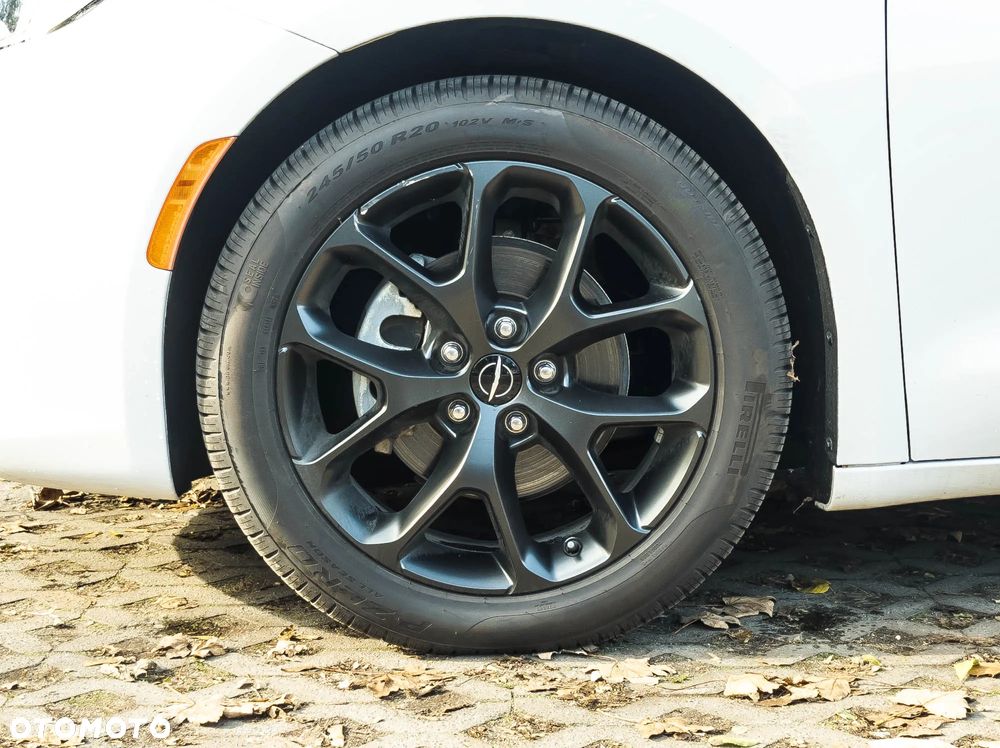 Chrysler Pacifica - 10