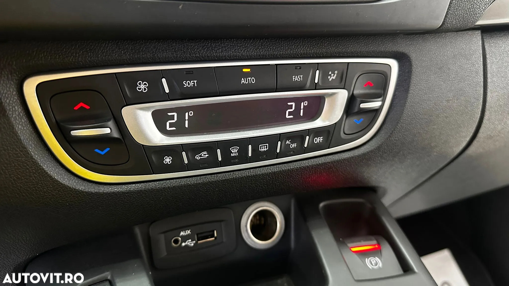 Renault Grand Scenic - 17