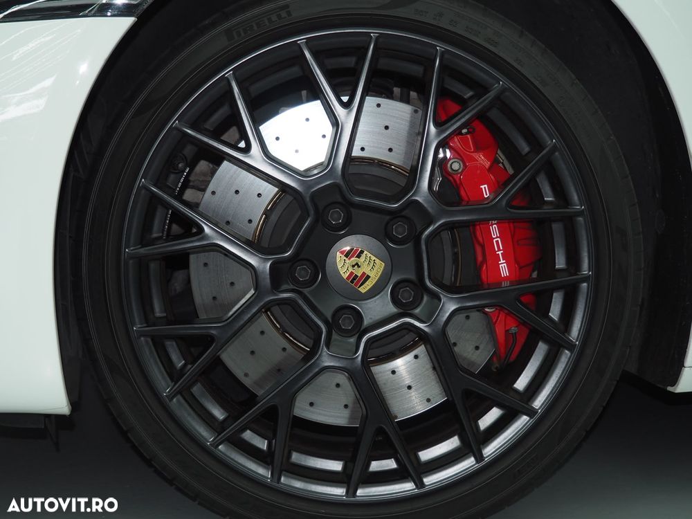 Porsche 911 Carrera GTS PDK - 10