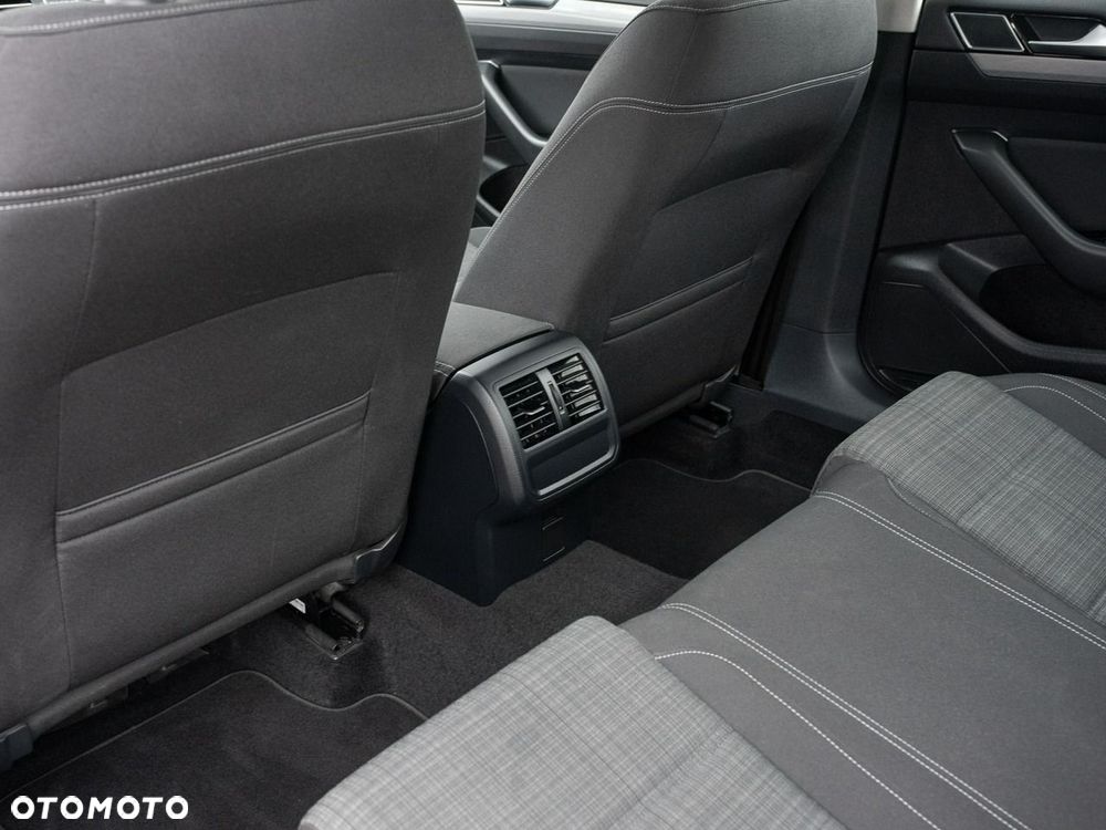 Volkswagen Passat 1.5 TSI EVO Business DSG - 26