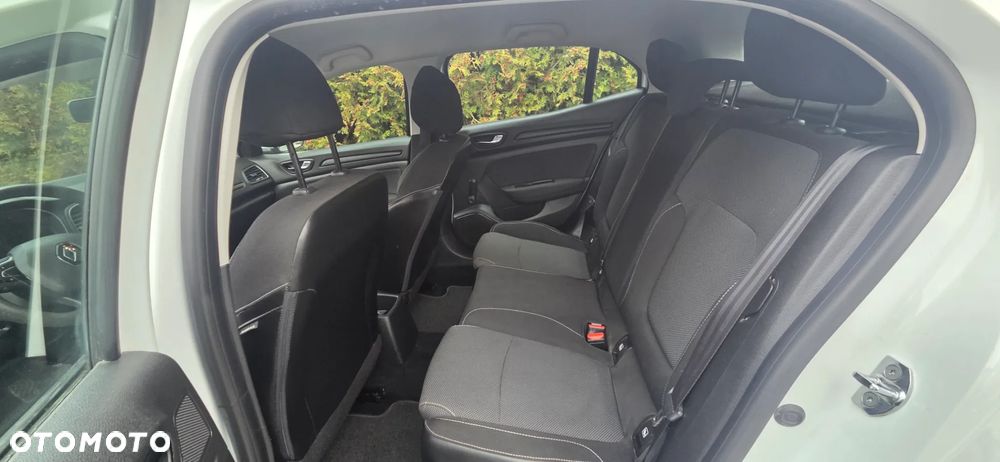 Renault Megane ENERGY TCe 100 LIFE - 26