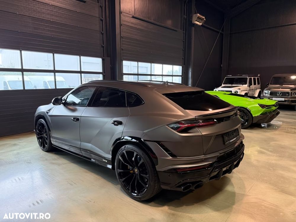 Lamborghini URUS - 10