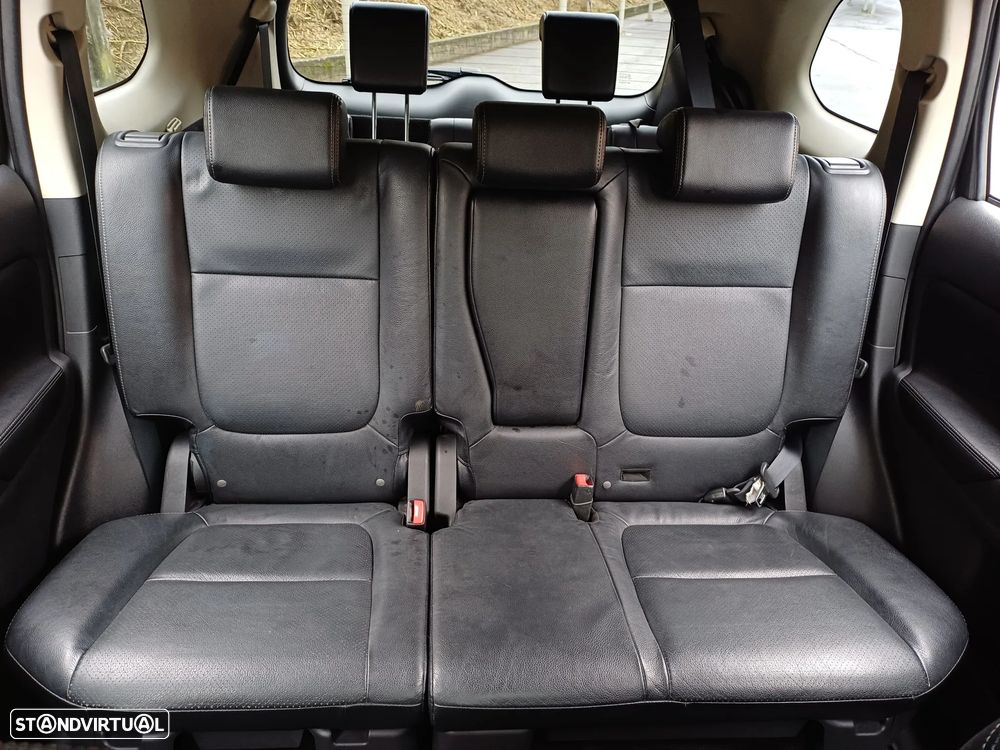 Mitsubishi Outlander 2.2 DI-D Instyle Navi 4WD - 7