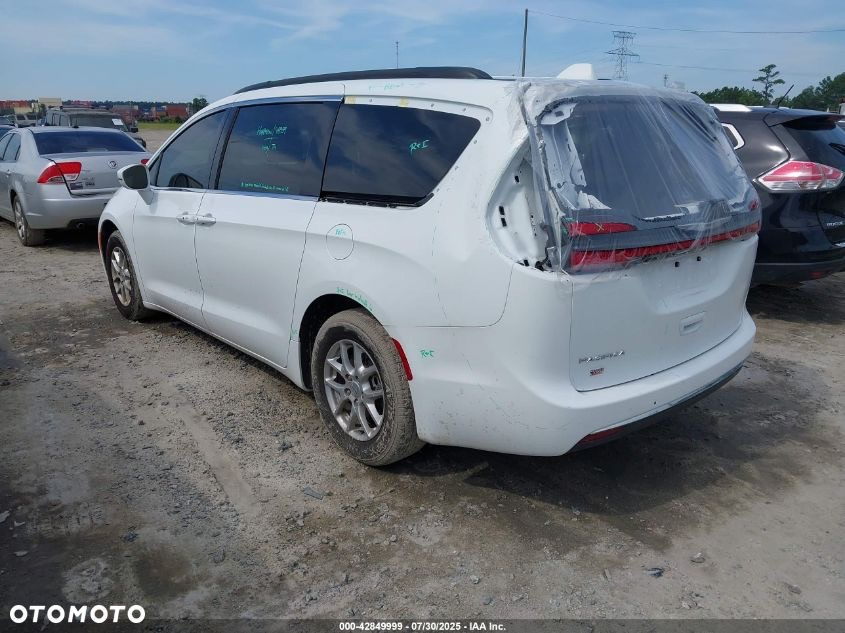 Chrysler Pacifica - 8