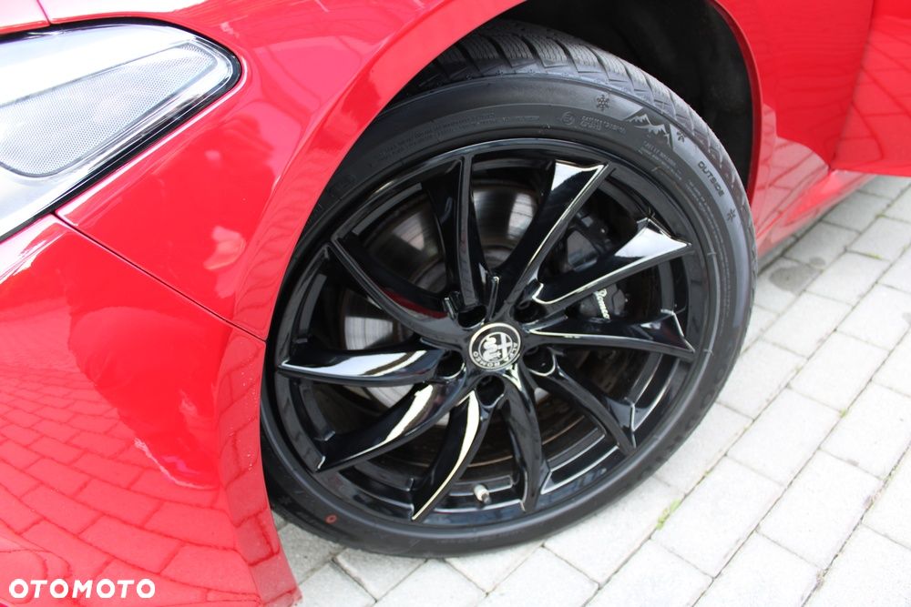 Alfa Romeo Giulia 2.0 Turbo 16V AT8-Q4 Veloce Ti - 22