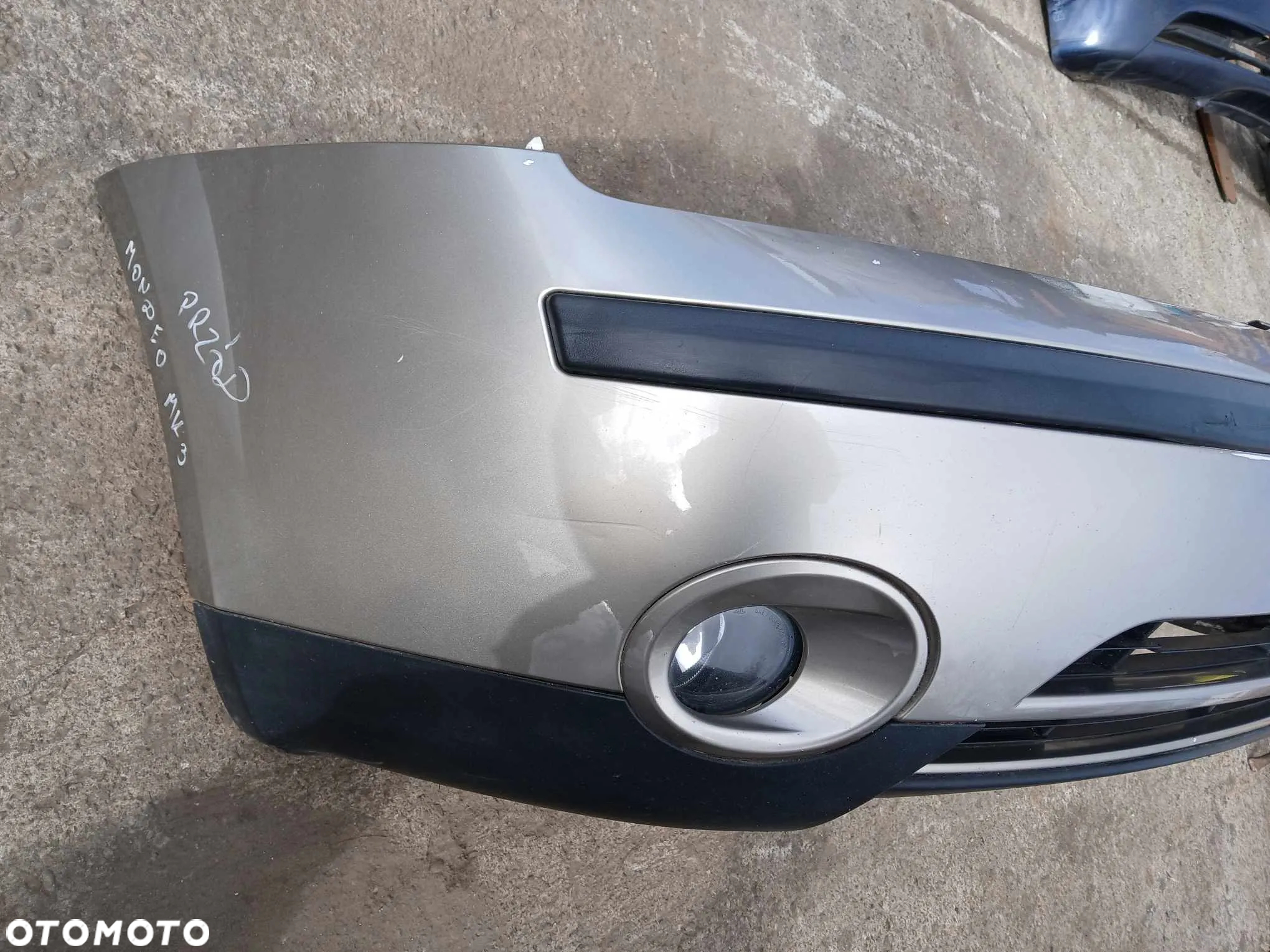 Ford Mondeo Mk3 Zderzak przedni - 2