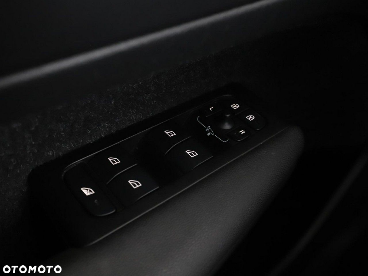 Volvo XC 40 T4 Recharge DKG Inscription Expression - 37