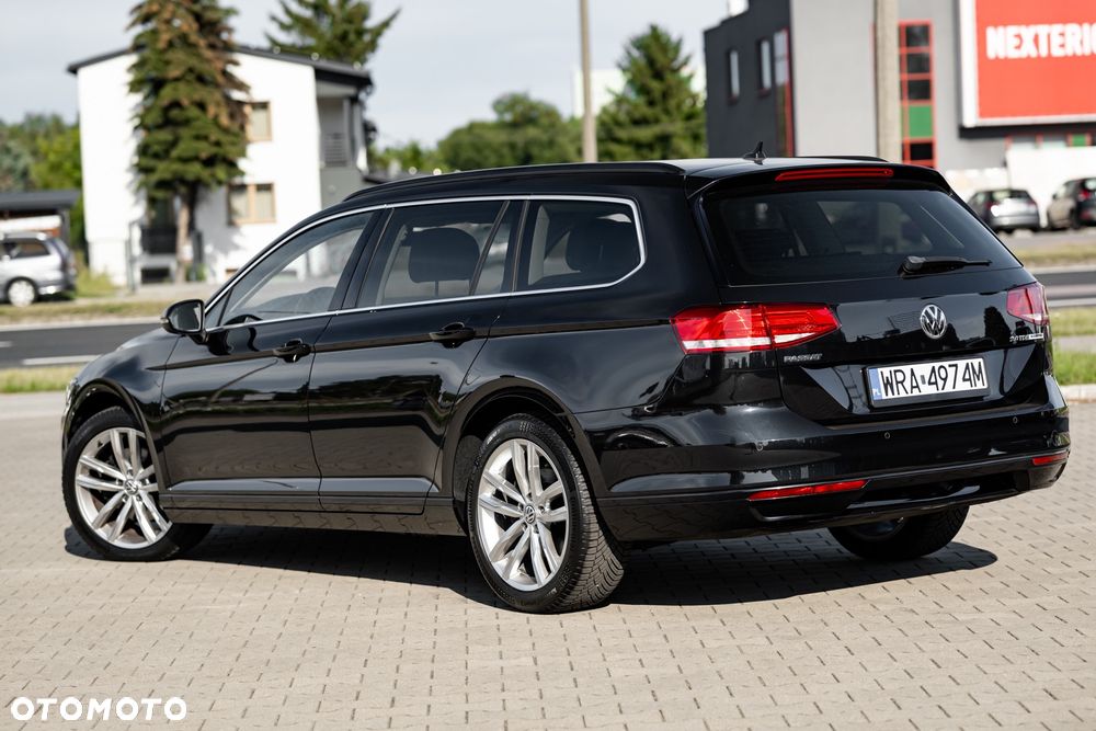 Volkswagen Passat Variant 2.0 TDI SCR DSG Trendline - 12