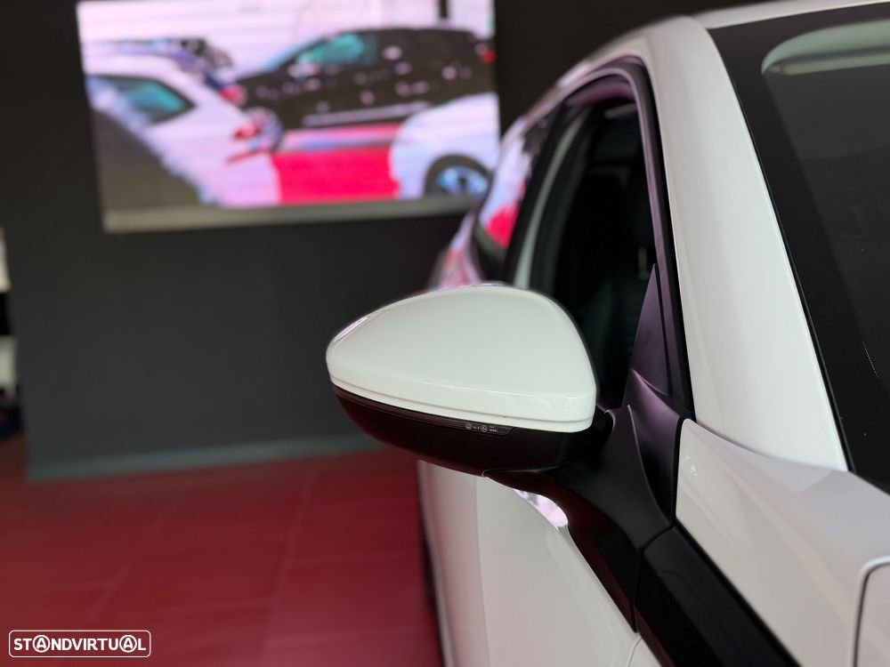 Peugeot 2008 1.2 PureTech Allure - 19