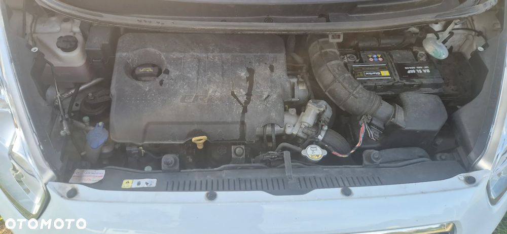Kia Venga 2012 photo 5