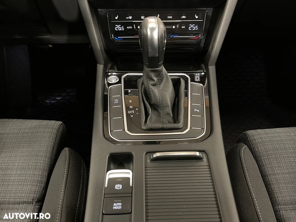 Volkswagen Passat 2.0 TDI DSG Comfortline - 21