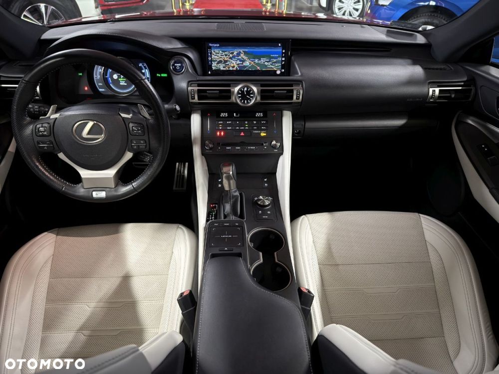 Lexus RC 300h F Sport - 19