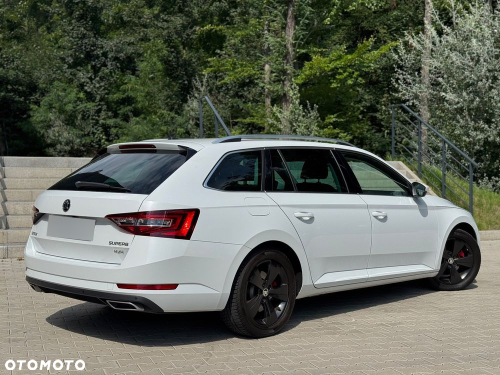 Skoda Superb 2.0 TDI 4x4 DSG SportLine - 10