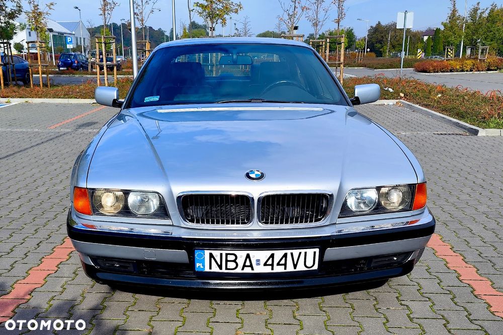 BMW Seria 7 740i V8 - 10