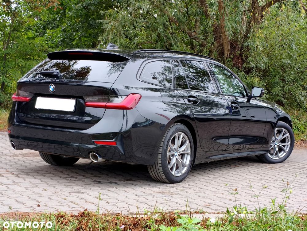 BMW Seria 3 330e Luxury Line sport - 30