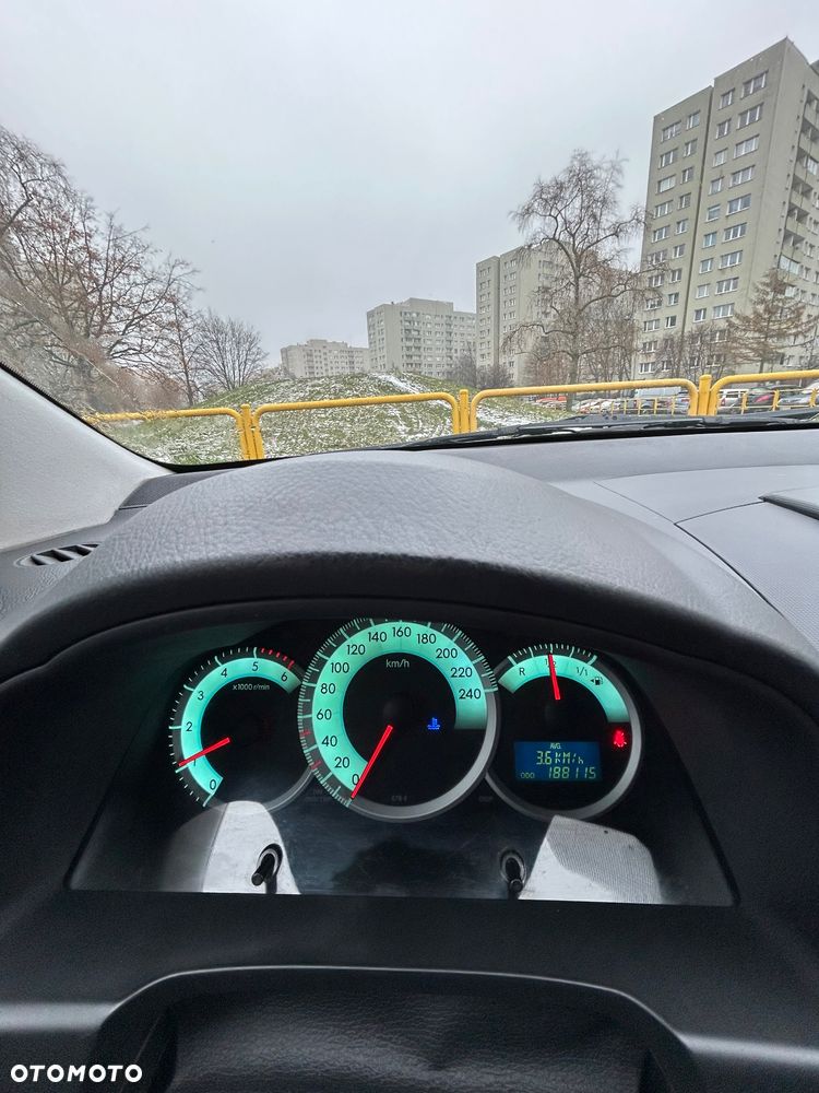 Toyota Corolla Verso 2.2 D-4D X - 2