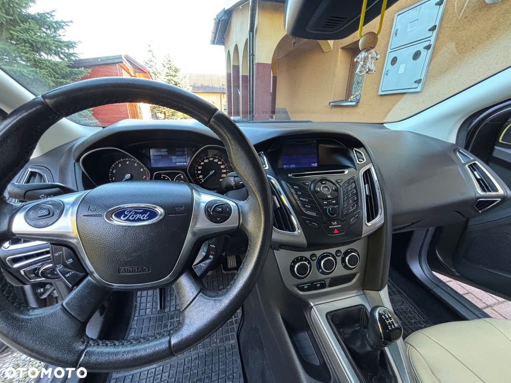 Ford Focus 1.6 Ambiente - 10