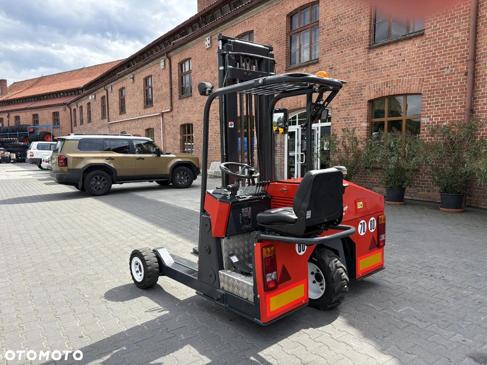 Moffett ST - 3