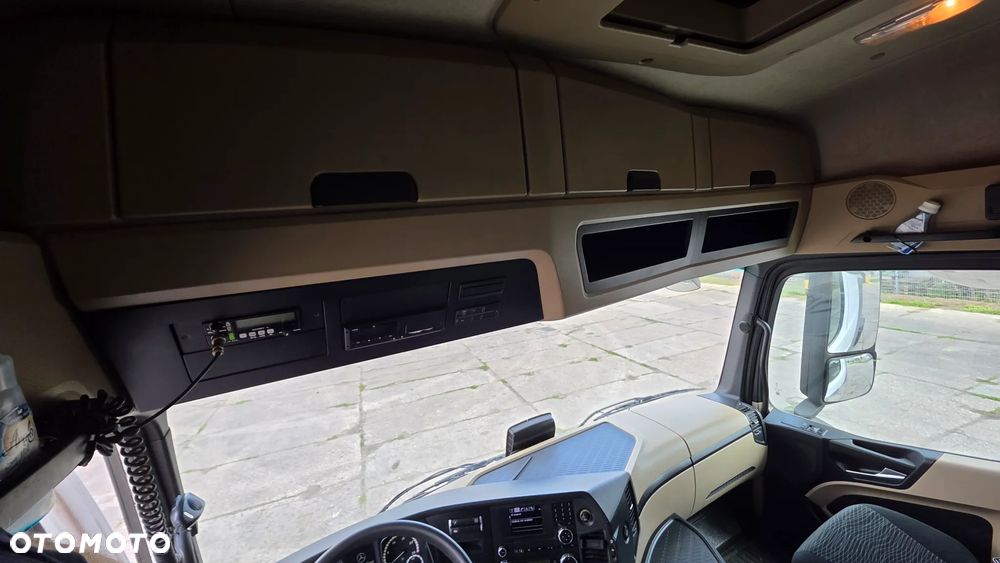 Mercedes-Benz Actros - 9