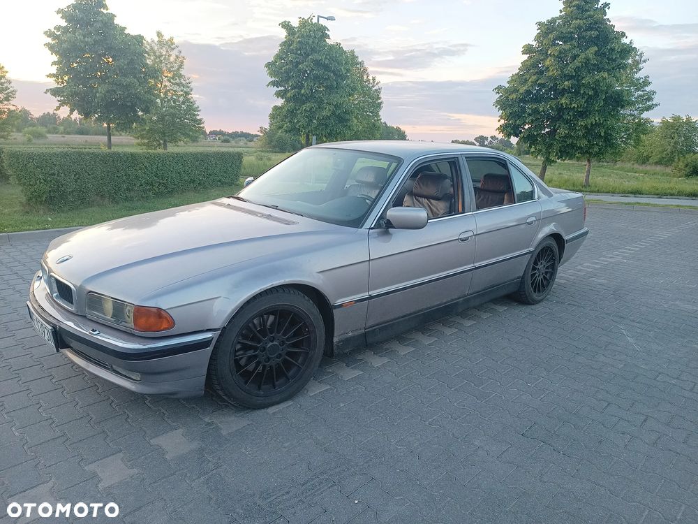 BMW Seria 7 740i V8 - 14