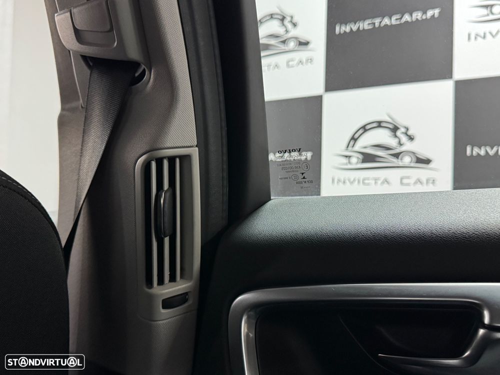 Volvo V60 D2 Momentum - 38