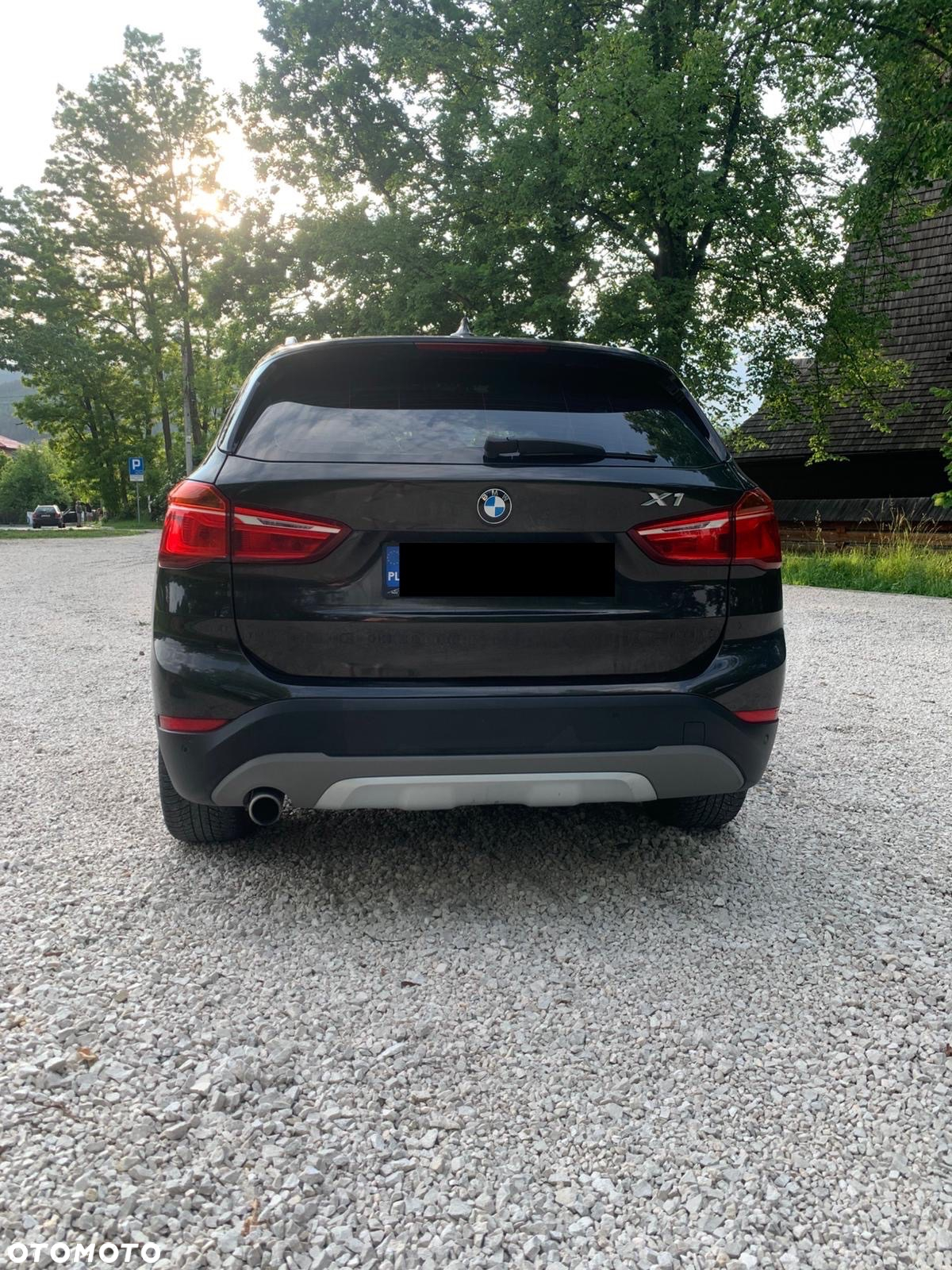 BMW X1 sDrive18d - 12