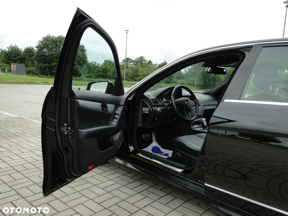 Mercedes-Benz Klasa C 200 7G-TRONIC Avantgarde Edition - 17