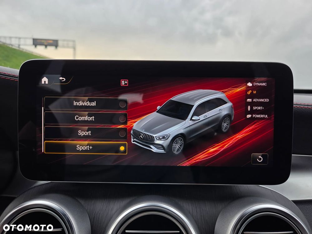 Mercedes-Benz GLC - 22