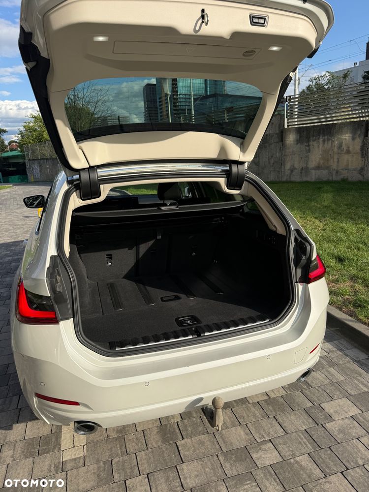 BMW Seria 3 320d xDrive Luxury Line sport - 19