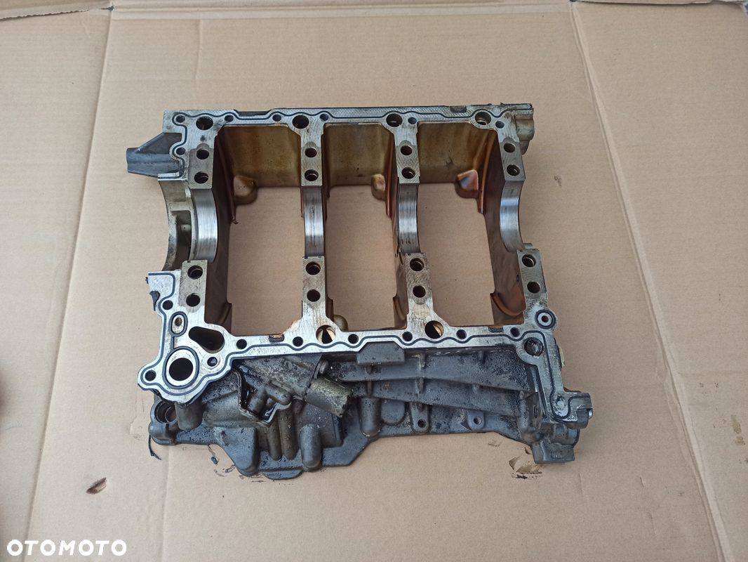 Półblok podpora podstawa wału AUDI A4 B8 A5 3.2FSI CAL 06E103032 - 1