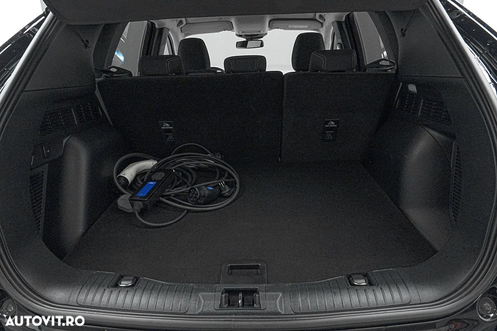 Ford Kuga 2.5 Duratec PHEV Titanium - 23