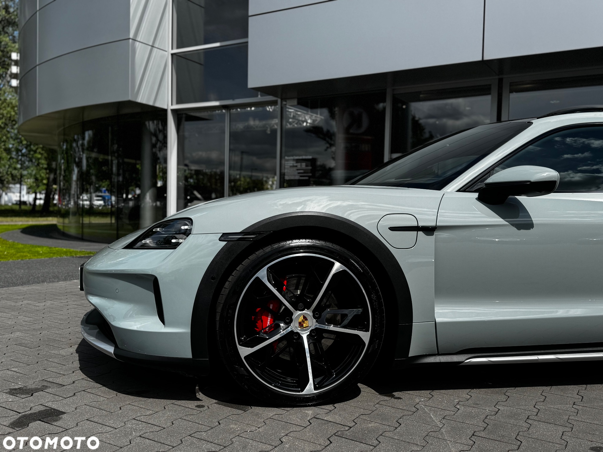 Porsche Taycan 105kWh 4S Cross Turismo - 11
