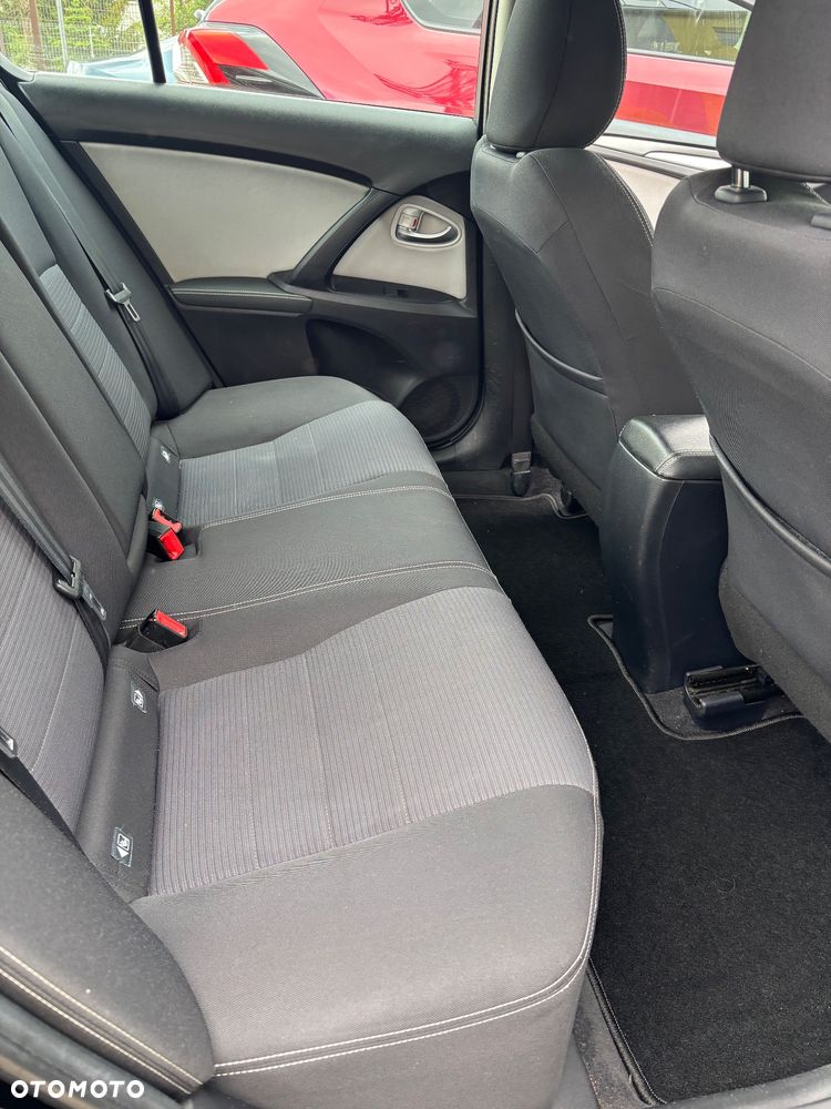 Toyota Avensis 1.6 D-4D Premium - 14