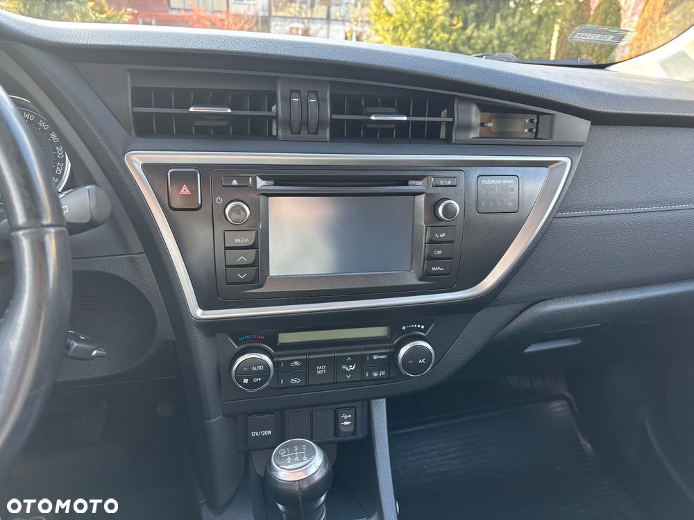 Toyota Auris 1.6 Prestige - 7