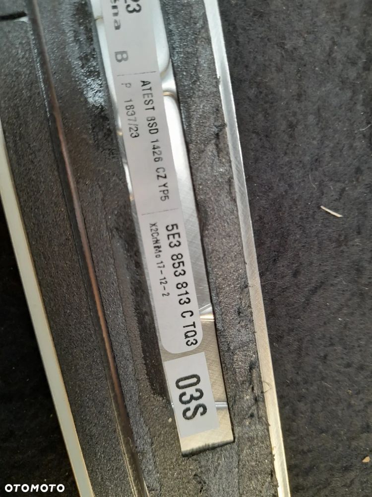 Skoda Octavia IV 5E3 Listwa progowa przód prawa VRS 5E3853814C 5E3853813C - 6