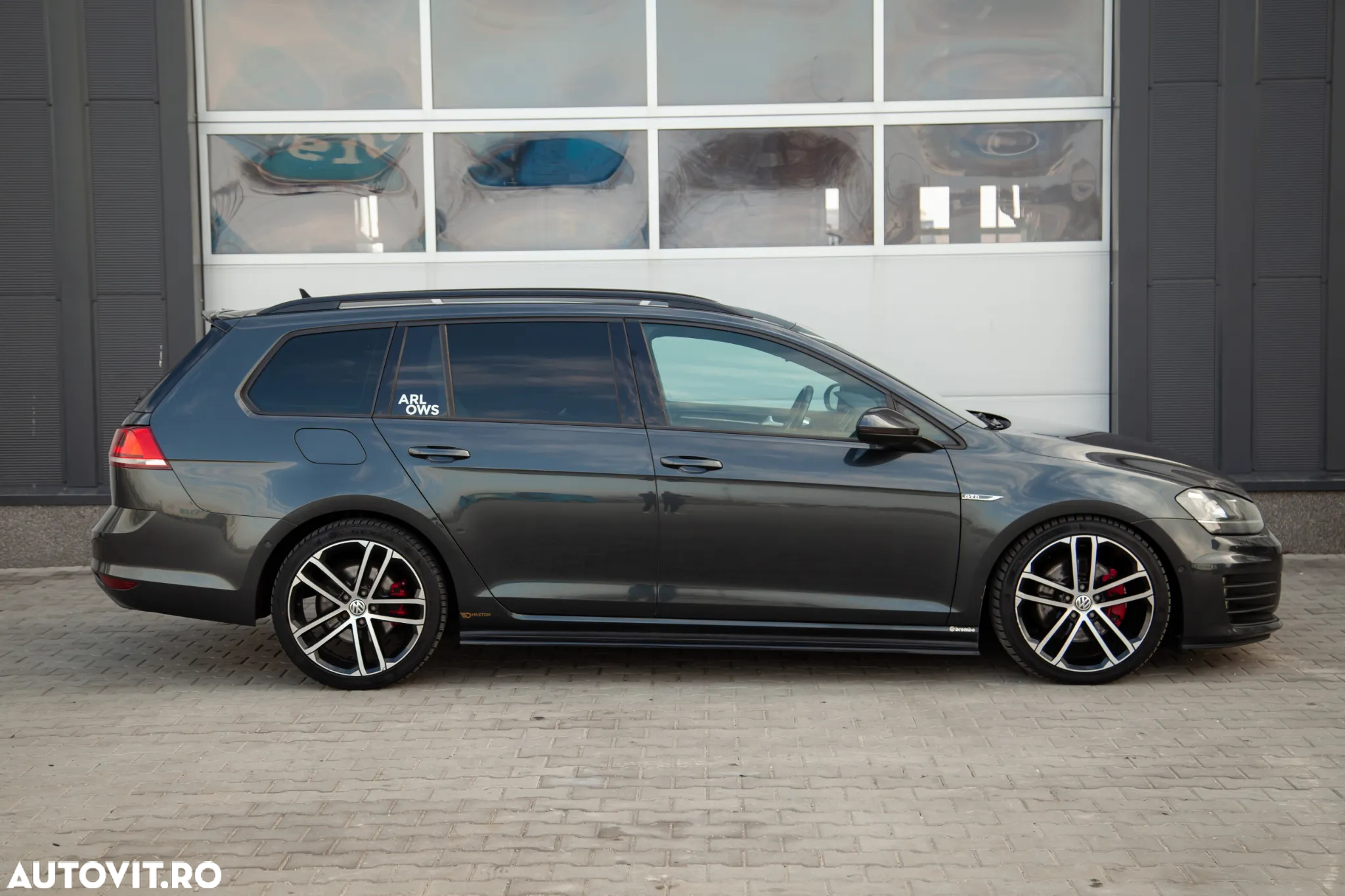 Volkswagen Golf - 10