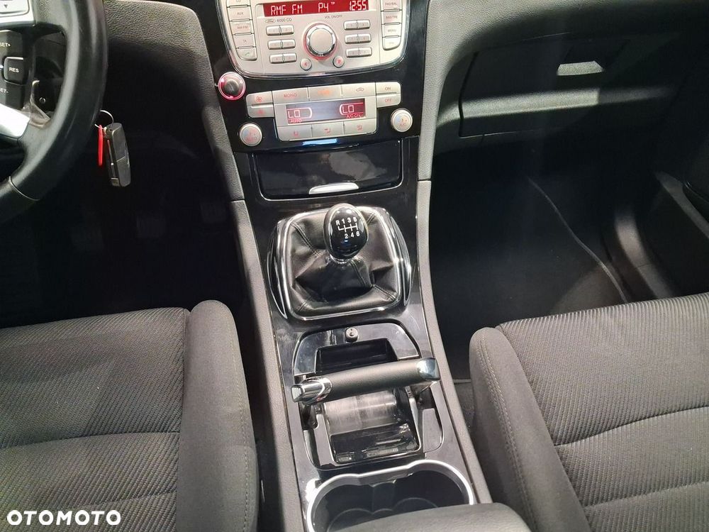 Ford S-Max - 19
