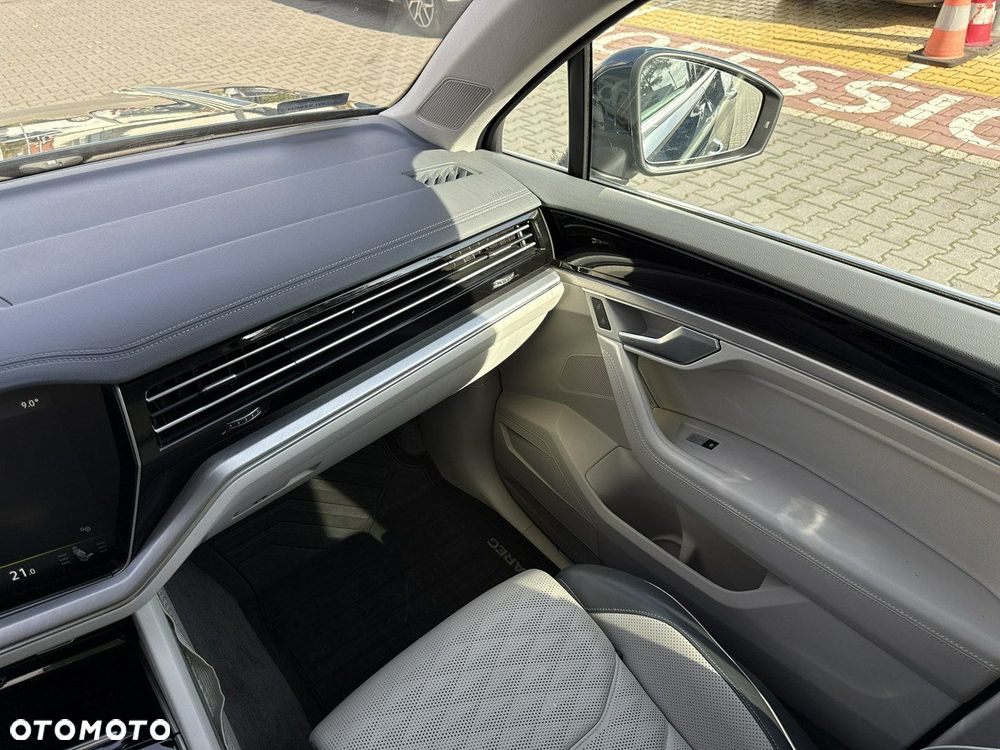 Volkswagen Touareg - 31