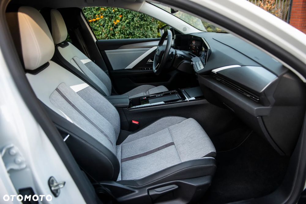Opel Astra 1.2 Turbo Automatik Ultimate - 37