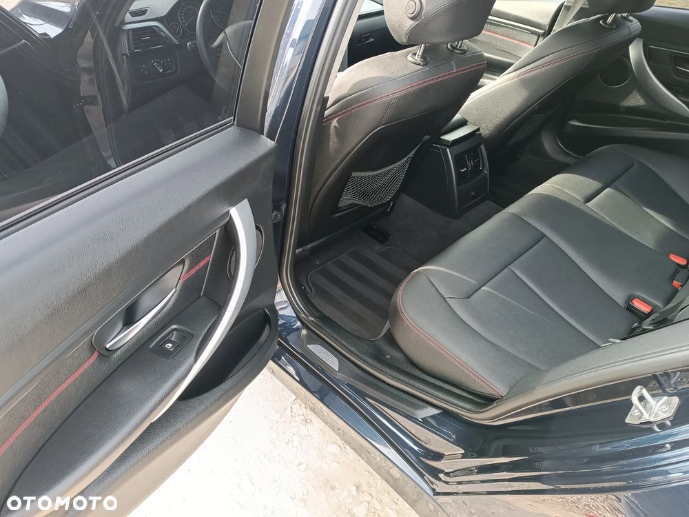BMW Seria 3 320d Efficient Dynamics Sport Line EU6 - 9