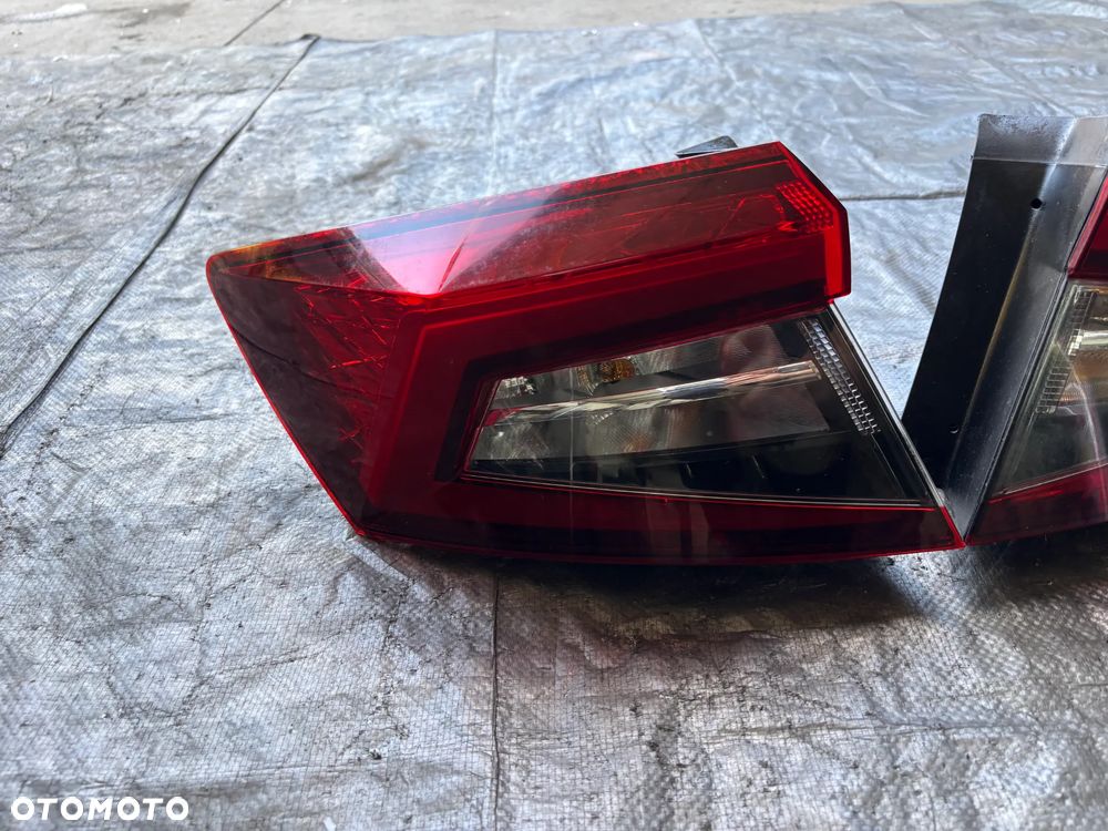 Skoda Karoq lampa lewy prawy tył 57A945207 57A945208