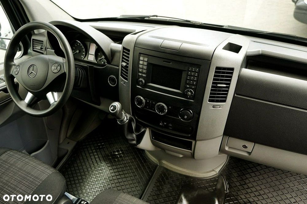 Mercedes-Benz Sprinter - 22
