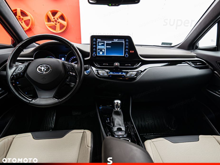 Toyota C-HR 2.0 Hybrid Executive - 8