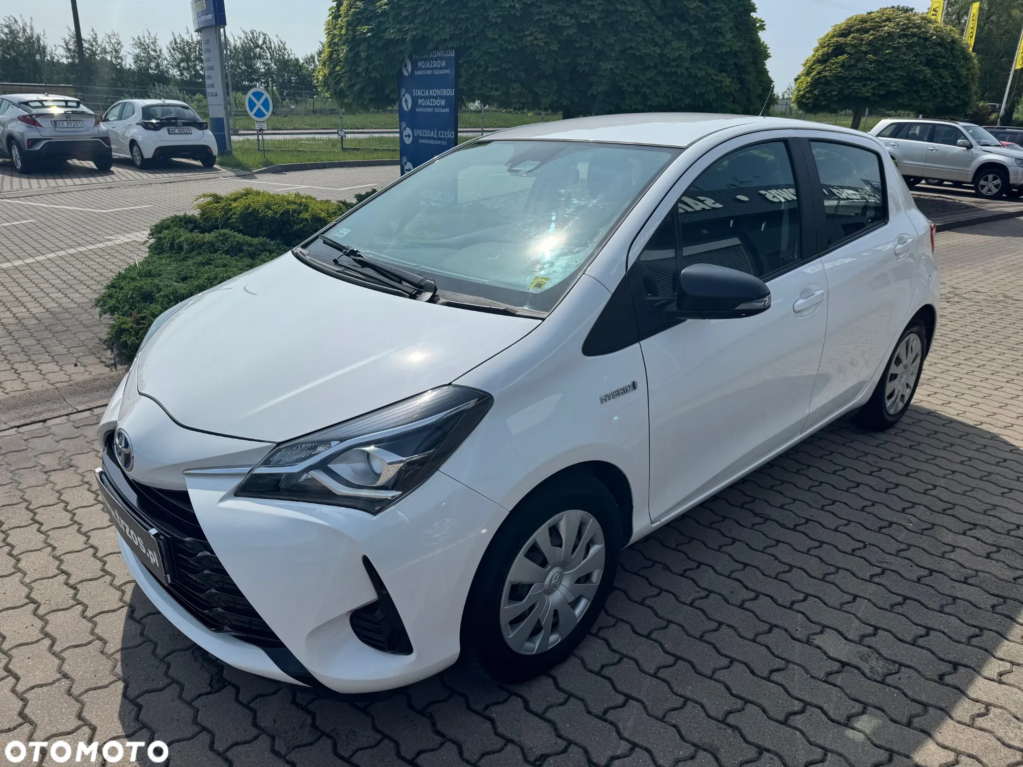 Toyota Yaris Hybrid 100 Active - 3