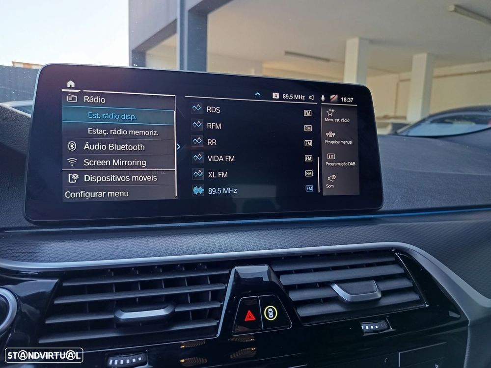 BMW 530 e Pack M - 34