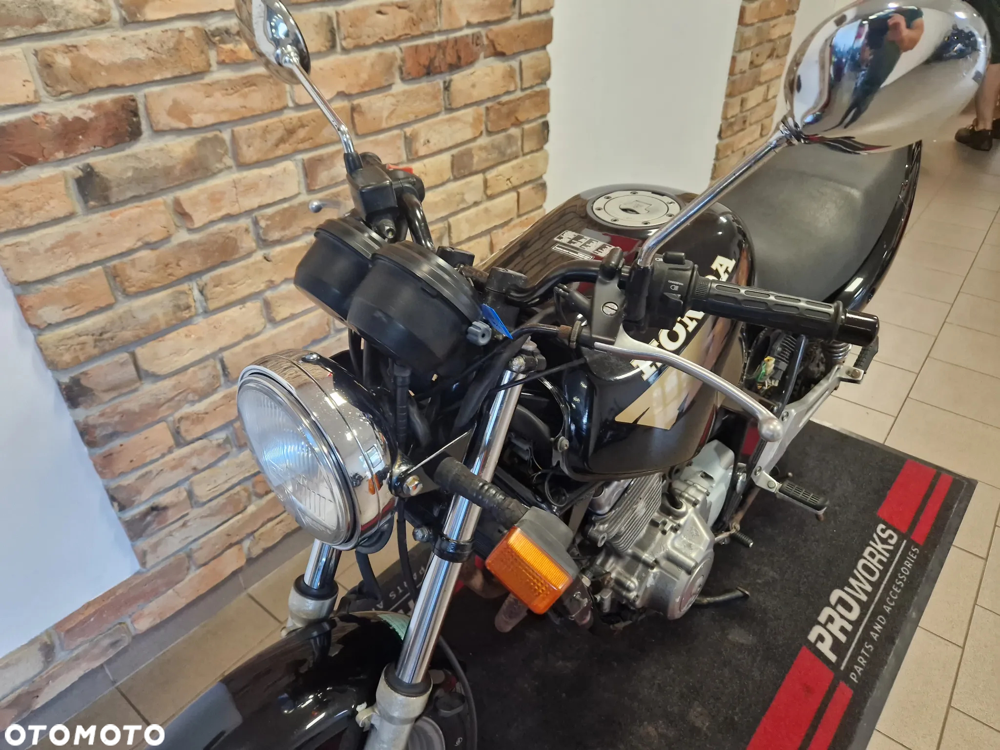 Honda CB - 16